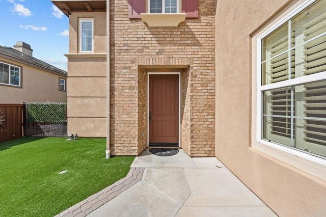 1022 Straightaway Court, Oceanside, CA 92057