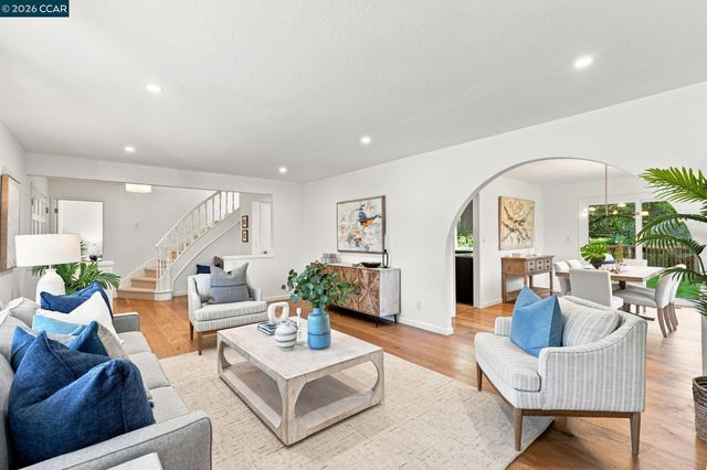 149 Sandringham Dr, Moraga, CA 94556
