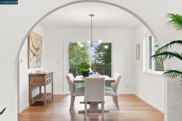 149 Sandringham Dr, Moraga, CA 94556