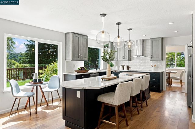149 Sandringham Dr, Moraga, CA 94556