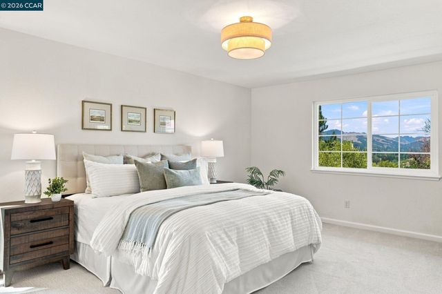 149 Sandringham Dr, Moraga, CA 94556