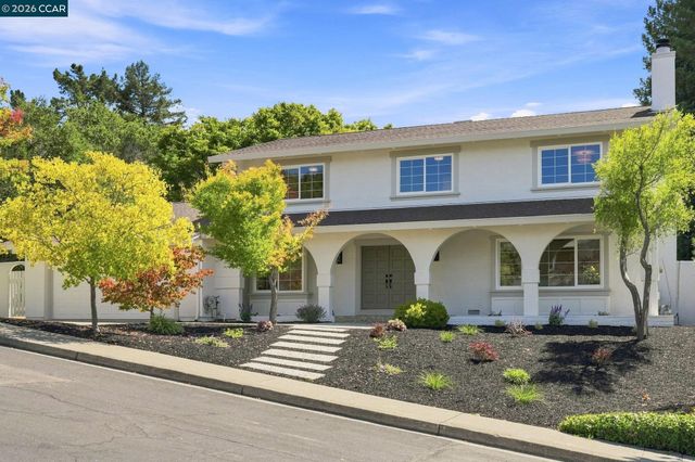 149 Sandringham Dr, Moraga, CA 94556