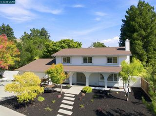 149 Sandringham Dr, Moraga, CA 94556
