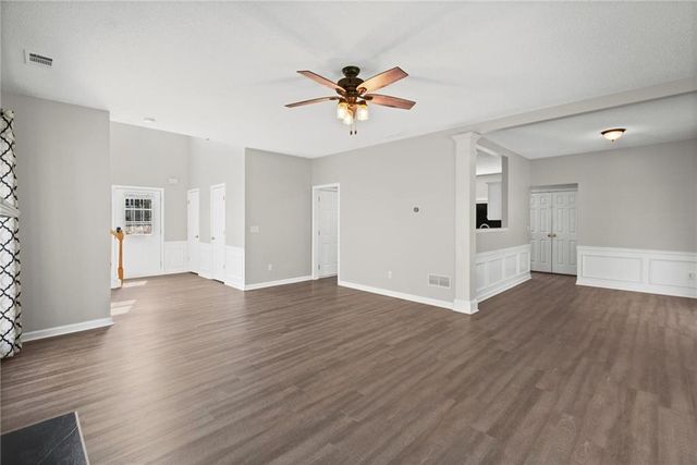 512 Drifton Way, Woodstock, GA 30188