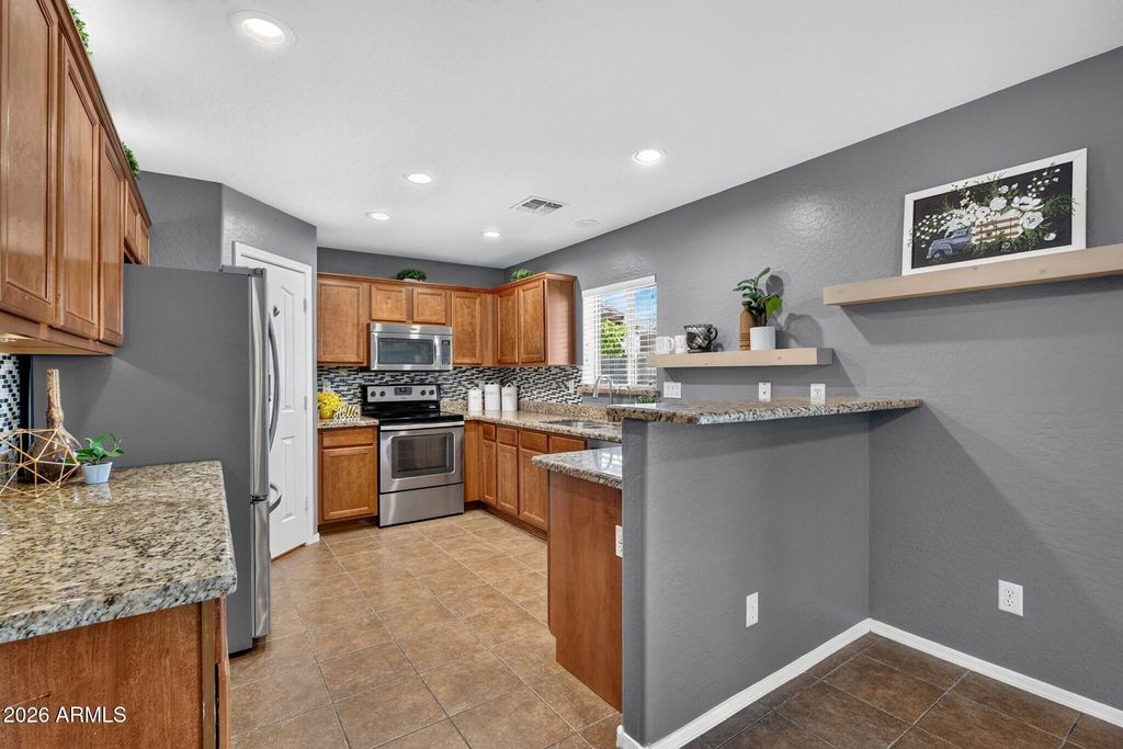 3612 E AUSTIN Lane, San Tan Valley, AZ 85140 — photo 2