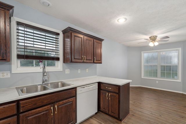 409 W Black Oak Road, Nixa, MO 65714