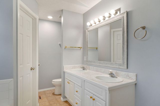 409 W Black Oak Road, Nixa, MO 65714