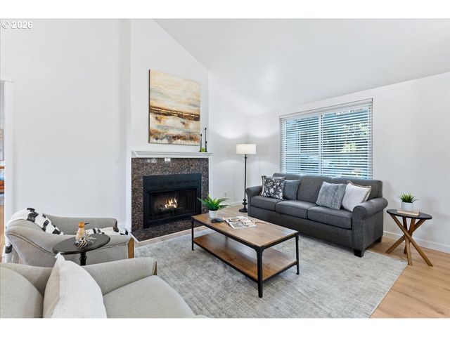 12155 Sw KATHERINE St, Tigard, OR 97223