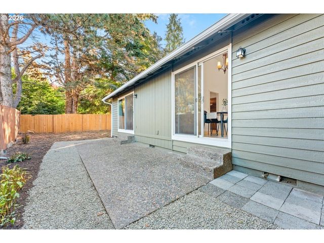 12155 Sw KATHERINE St, Tigard, OR 97223