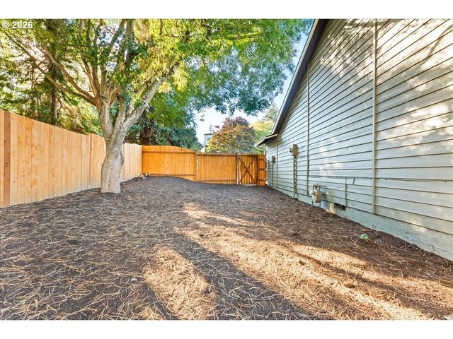 12155 Sw KATHERINE St, Tigard, OR 97223