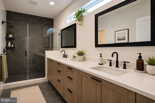 2815 EISENHOWER AVE, Alexandria, VA 22314