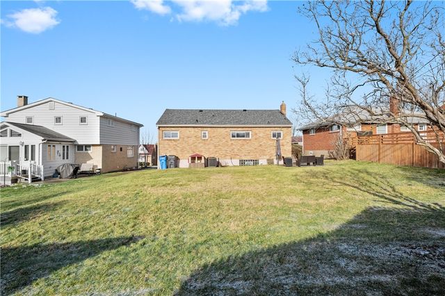 1915 Worcester Drive, Scott Twp, PA 15243