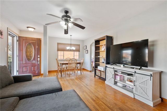 1915 Worcester Drive, Scott Twp, PA 15243