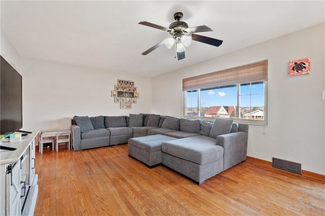 1915 Worcester Drive, Scott Twp, PA 15243