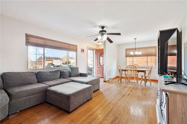 1915 Worcester Drive, Scott Twp, PA 15243