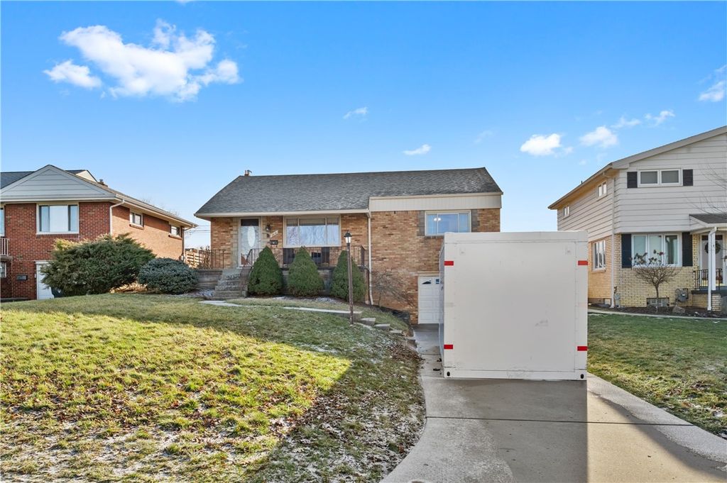 1915 Worcester Drive, Scott Twp, PA 15243