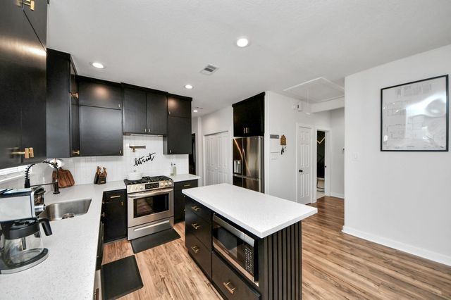 111 Jenkins Street, Houston, TX 77003