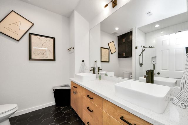 111 Jenkins Street, Houston, TX 77003