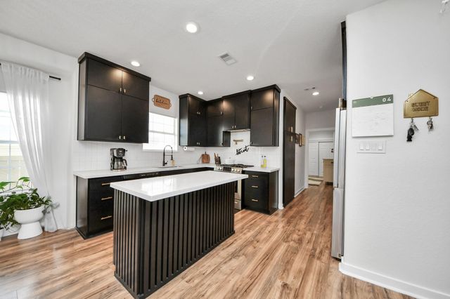 111 Jenkins Street, Houston, TX 77003