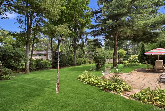 26 Sheryl Crescent, Smithtown, NY 11787