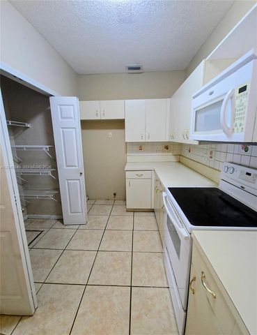 14236 SW 148th Avenue, Miami, FL 33196