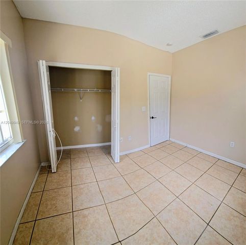 14236 SW 148th Avenue, Miami, FL 33196