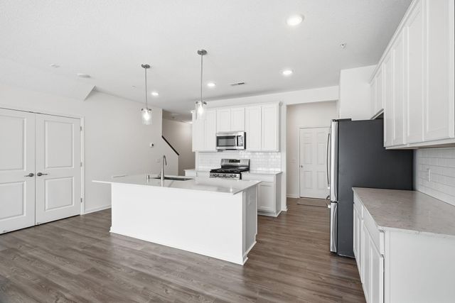 9669 4th Street Lane N, Lake Elmo, MN 55042