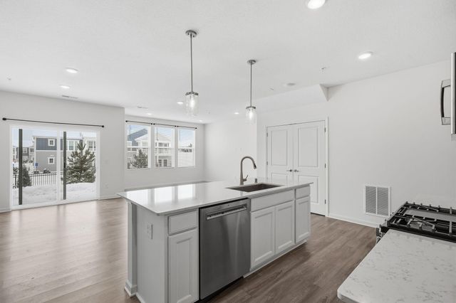 9669 4th Street Lane N, Lake Elmo, MN 55042