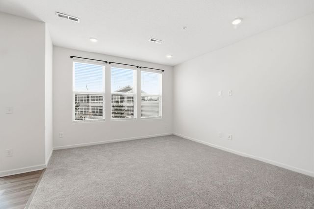 9669 4th Street Lane N, Lake Elmo, MN 55042