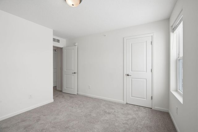 9669 4th Street Lane N, Lake Elmo, MN 55042