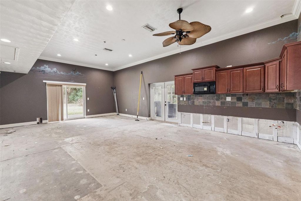 Image 12 of property listing at 1449 SHADY PLACE, Daytona Beach, FL 32114