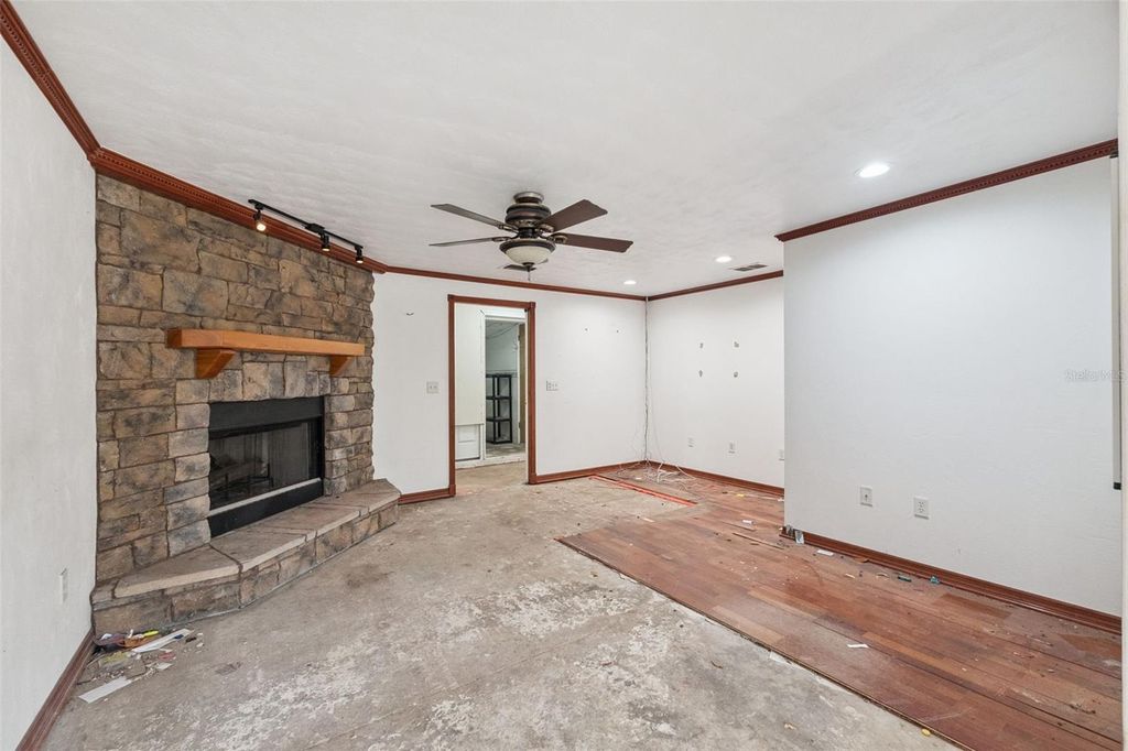 Image 7 of property listing at 1449 SHADY PLACE, Daytona Beach, FL 32114