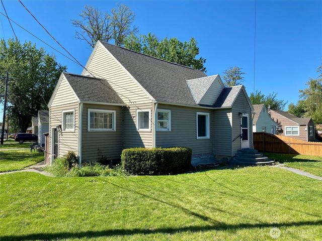 70 NE Rose Street, College Place, WA 99324