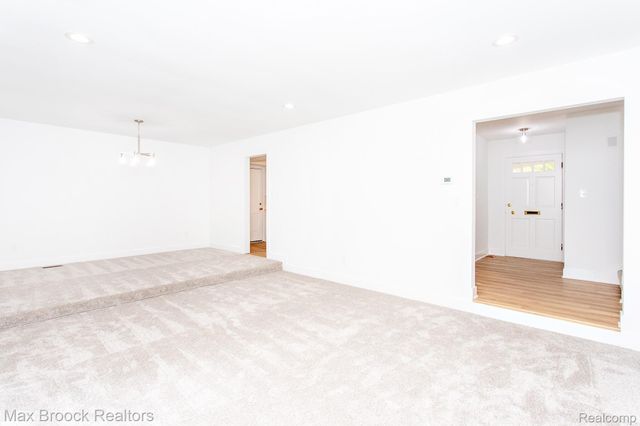 3026 Vinsetta Boulevard, Royal Oak, MI 48073