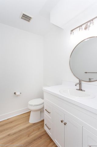 3026 Vinsetta Boulevard, Royal Oak, MI 48073