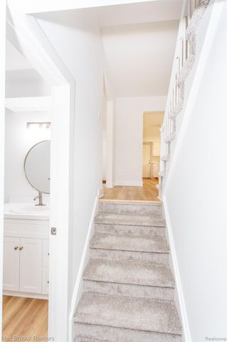 3026 Vinsetta Boulevard, Royal Oak, MI 48073