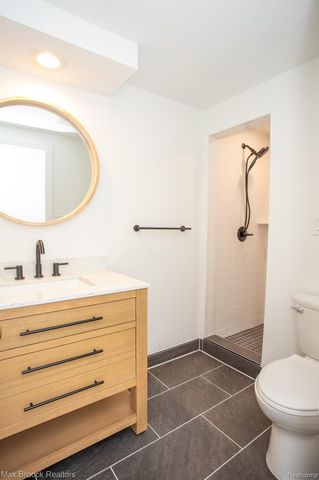 3026 Vinsetta Boulevard, Royal Oak, MI 48073