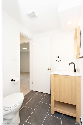 3026 Vinsetta Boulevard, Royal Oak, MI 48073