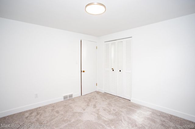 3026 Vinsetta Boulevard, Royal Oak, MI 48073