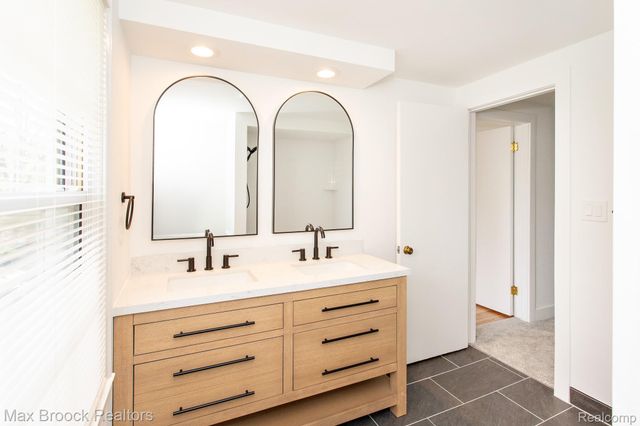 3026 Vinsetta Boulevard, Royal Oak, MI 48073