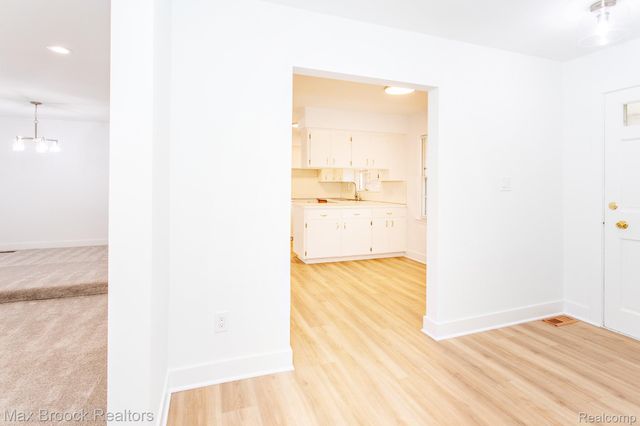 3026 Vinsetta Boulevard, Royal Oak, MI 48073