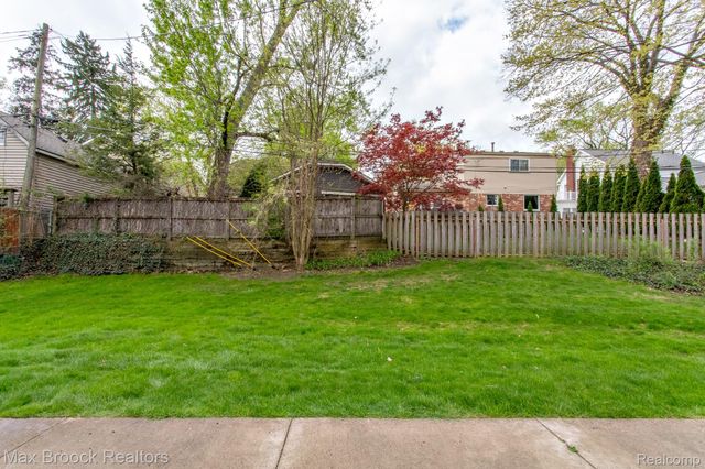 3026 Vinsetta Boulevard, Royal Oak, MI 48073