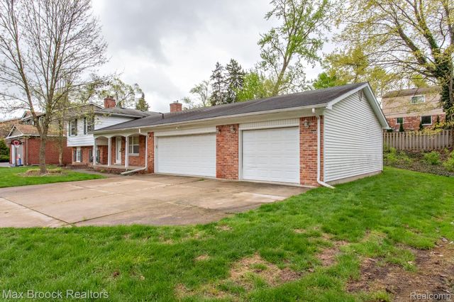 3026 Vinsetta Boulevard, Royal Oak, MI 48073