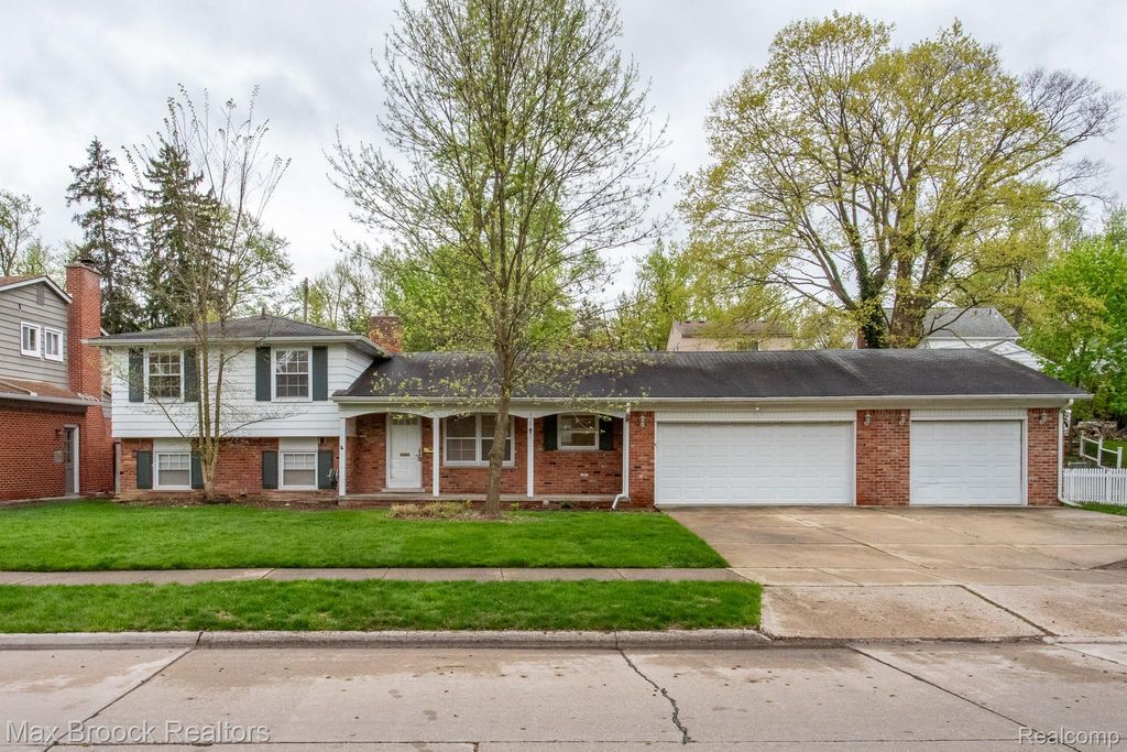 3026 Vinsetta Boulevard, Royal Oak, MI 48073