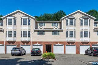 30 Federal Hill Road 15, Pompton Lakes, NJ 07442