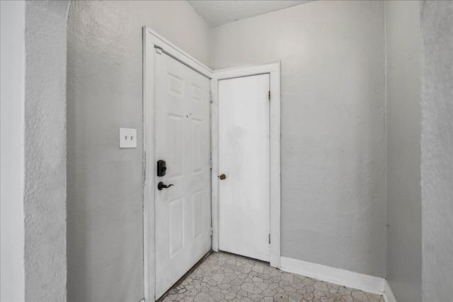 7327 Monroe Avenue, Hammond, IN 46324