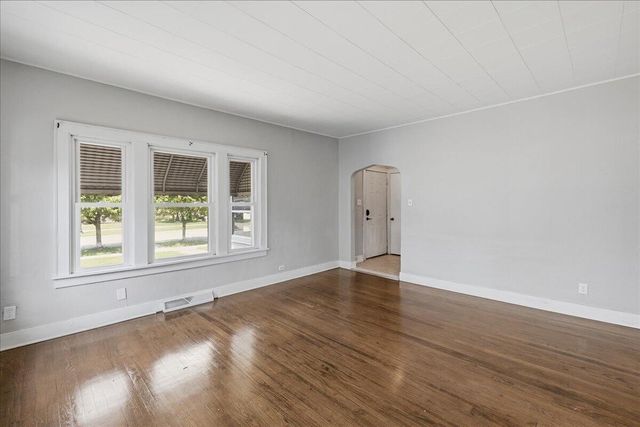 7327 Monroe Avenue, Hammond, IN 46324