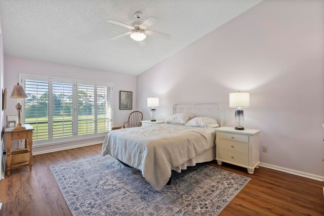 5662 SE Foxcross Place, Stuart, FL 34997