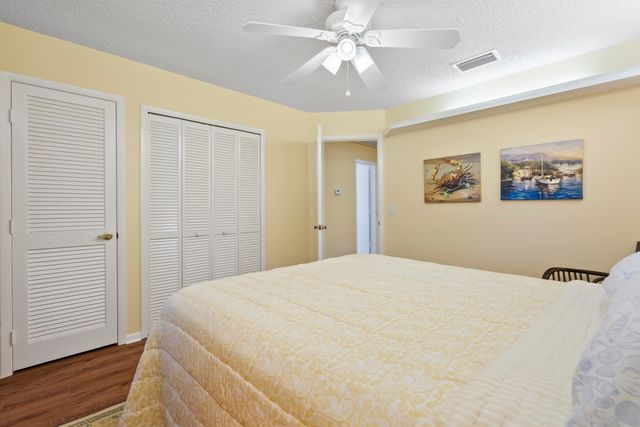 5662 SE Foxcross Place, Stuart, FL 34997
