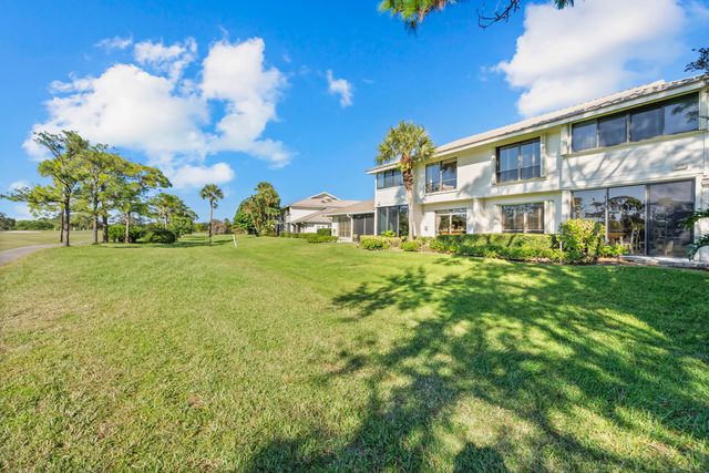 5662 SE Foxcross Place, Stuart, FL 34997